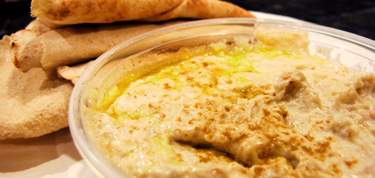 hummus and pita bread